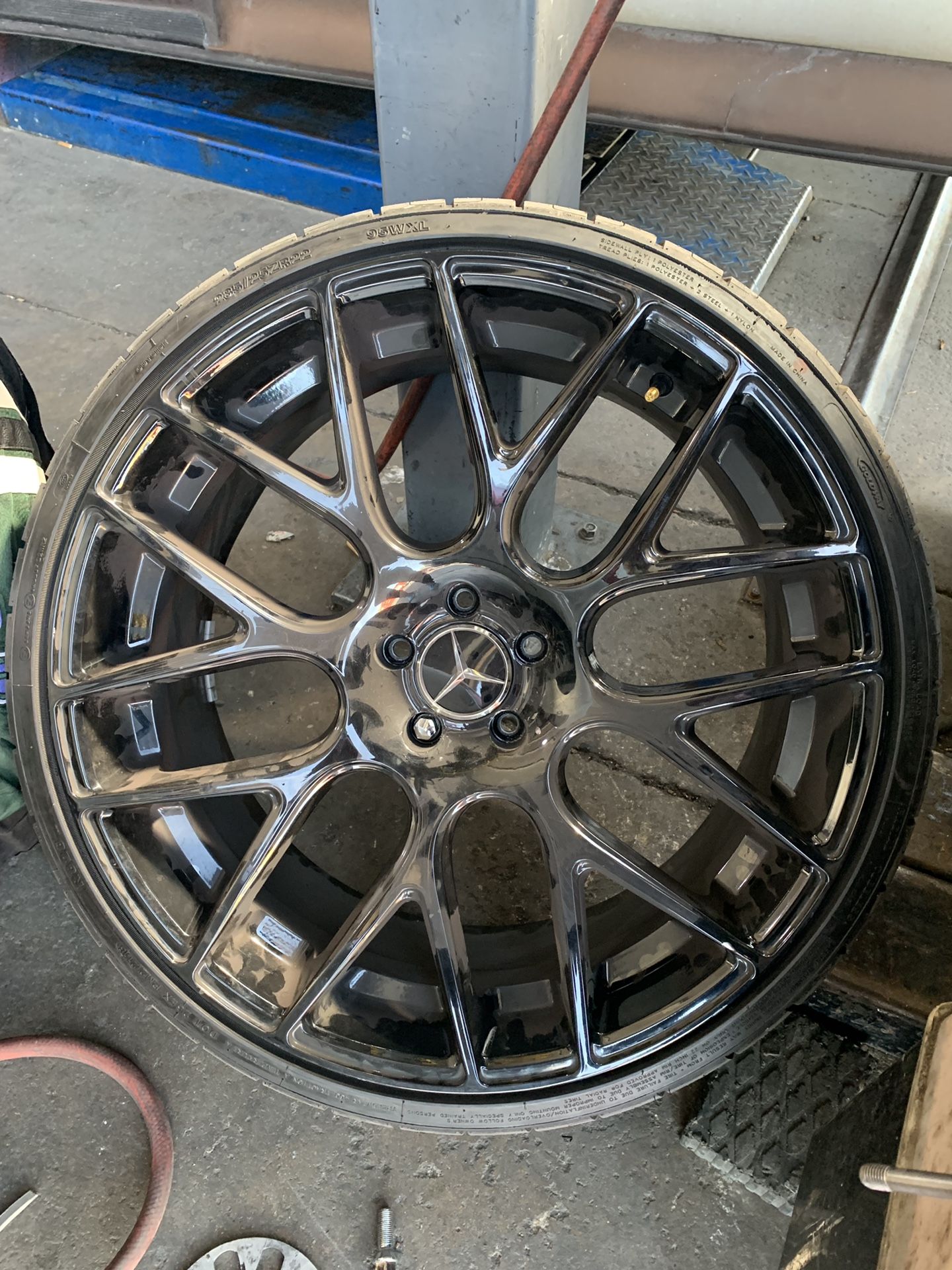 22 inch Staggered Niche rims