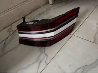 2024 Genesis G80 RH taillight
