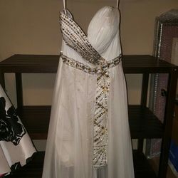 Amazing White Dress With Skirt 