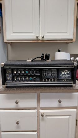 Peavey Series 400 g 700 Watts Amp Head