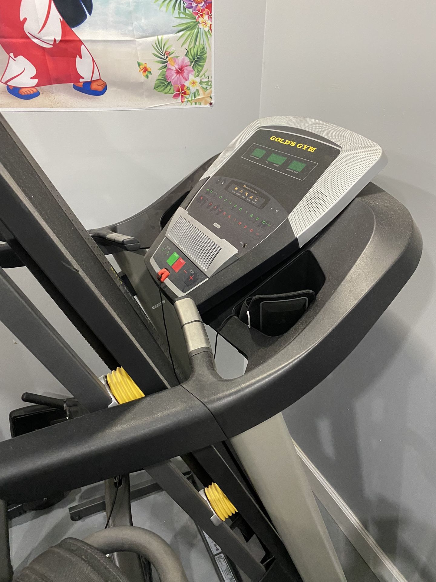 Gold's gym trainer 720 treadmill with power incline sale