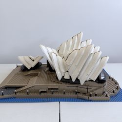 Lego 10234 Sydney Opera House
