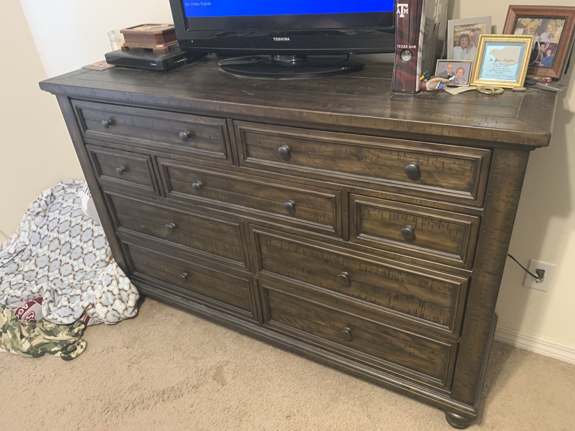 Havertys Farnsworth Dresser - NO MIRROR
