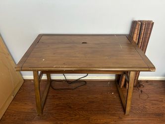 Computer desk