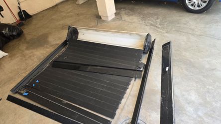 Retrax bed cover parts