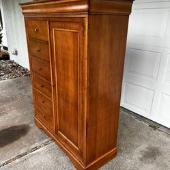 Armoire. Solid Wood. H62xL48xW19