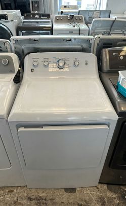 White Electric Dryer with Large Capacity