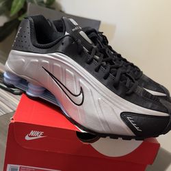 Nike Shox R4