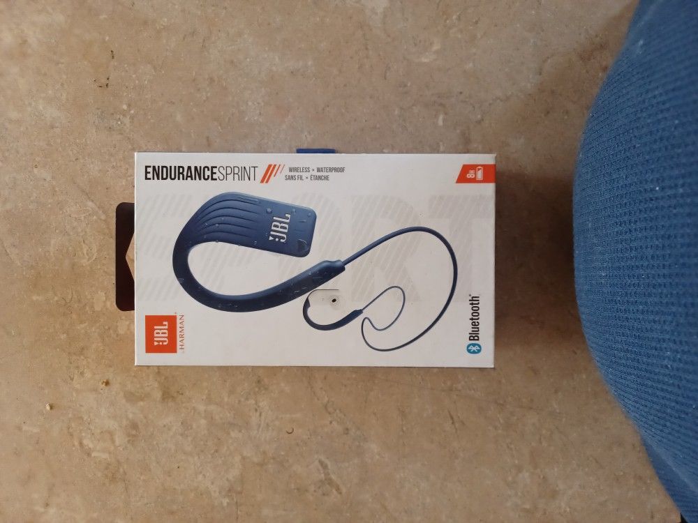 JBL Waterproof Wireless Headphones 
