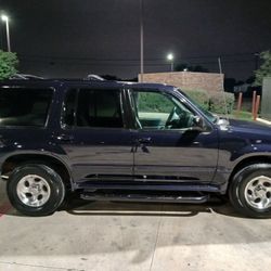 1999 Ford Explorer