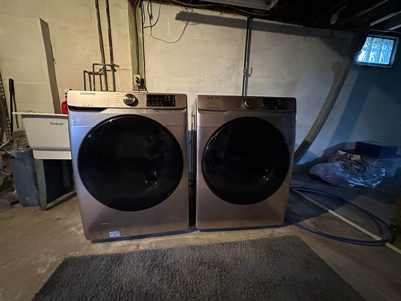 Samsung Washer and Dryer (Gas) Stackable/Side by Side Set