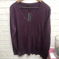 Banana Republic Women’s Merino Wool Vneck Sweater 