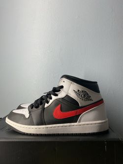 Air Jordan 1 Mid GS 'Chile size 9