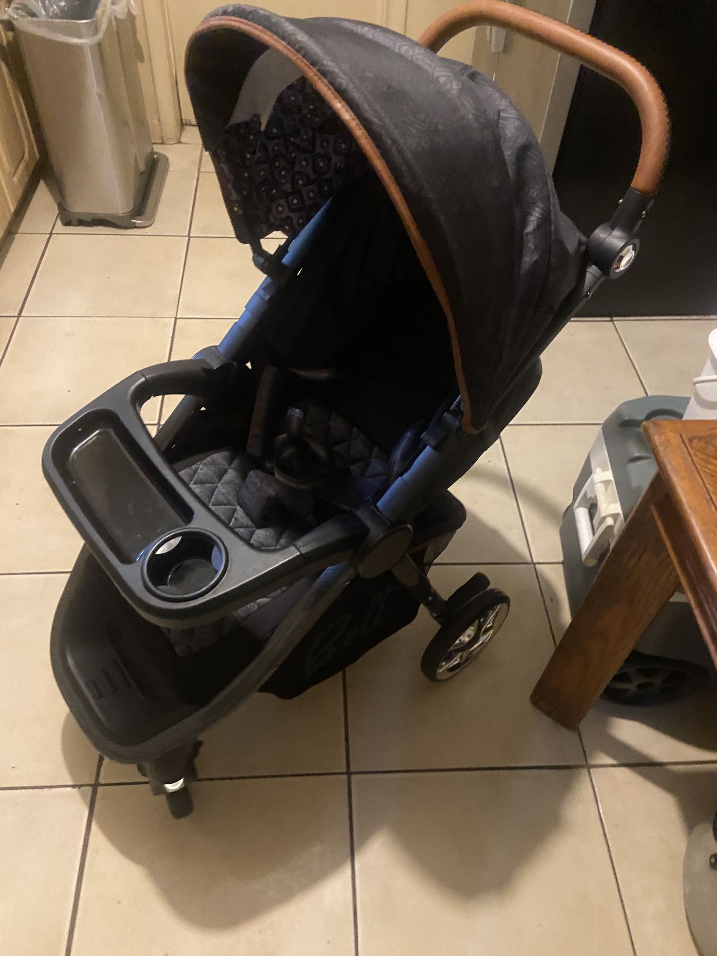 MONBEBE BABY Stroller. Brand New