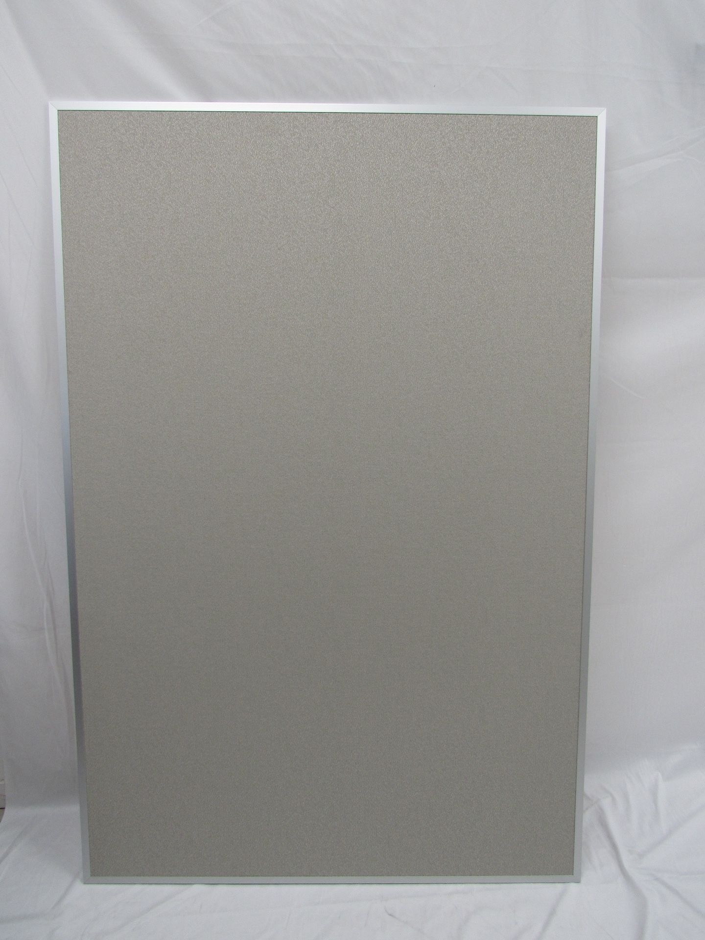 4 ft x 6 ft Wall-mount Tackboard