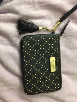 Vs wristlet
