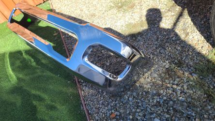 2019 - 2024 DODGE RAM  RAM2500 RAM3500 FRONT BUMPER CHROME GENUINE USED OEM. NCF