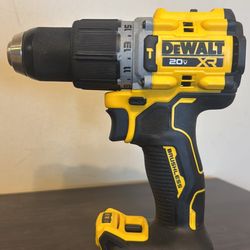 NEW DEWALT 20V XR HAMMER DRILL