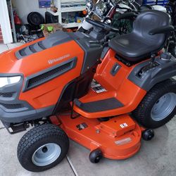 Husqvarna GT52XLS Riding  Lawn Mower