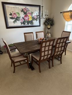 Dining Room Table And 6 Chairs