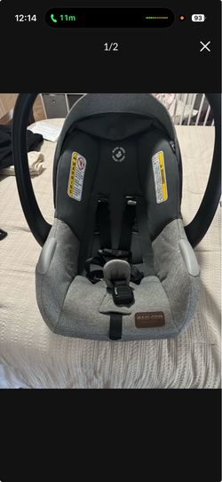 Maxi Cosi Luxe Infant Car Set w/ 2 Car seat bases