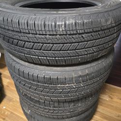 set de llantas 235/60R18 95% de vida