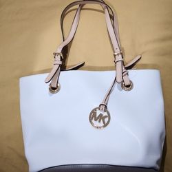 MICHAEL KORS JET SET TRAVEL TOTE.