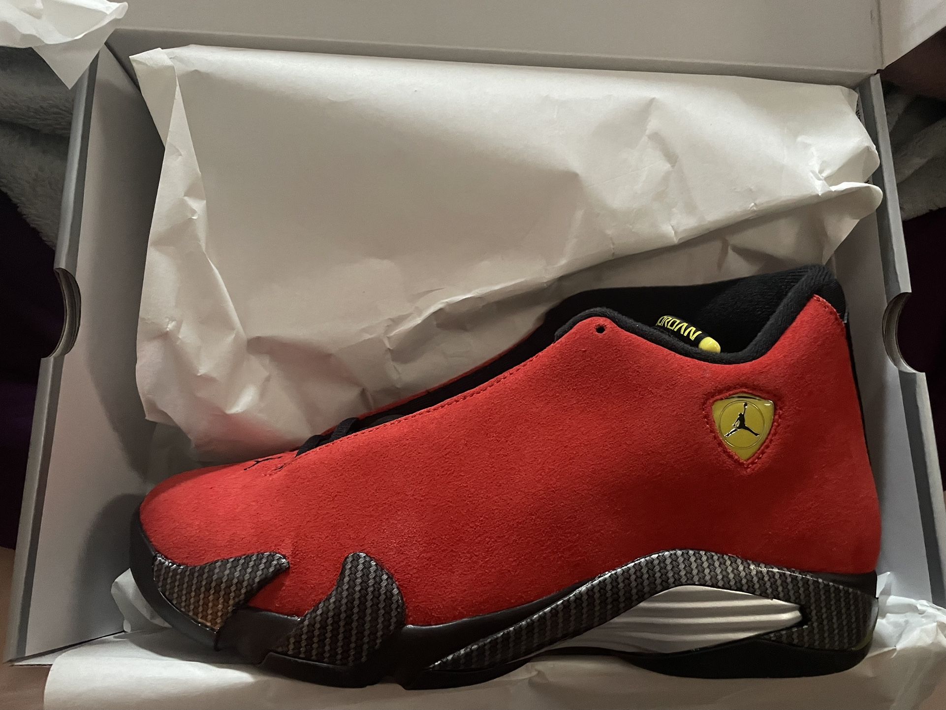 DeadStock Mens Jordan 14 Ferrari Size 10