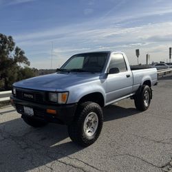1990 Toyota Pickup DX