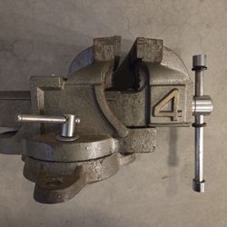Heavy Duty 4" Bench Vise