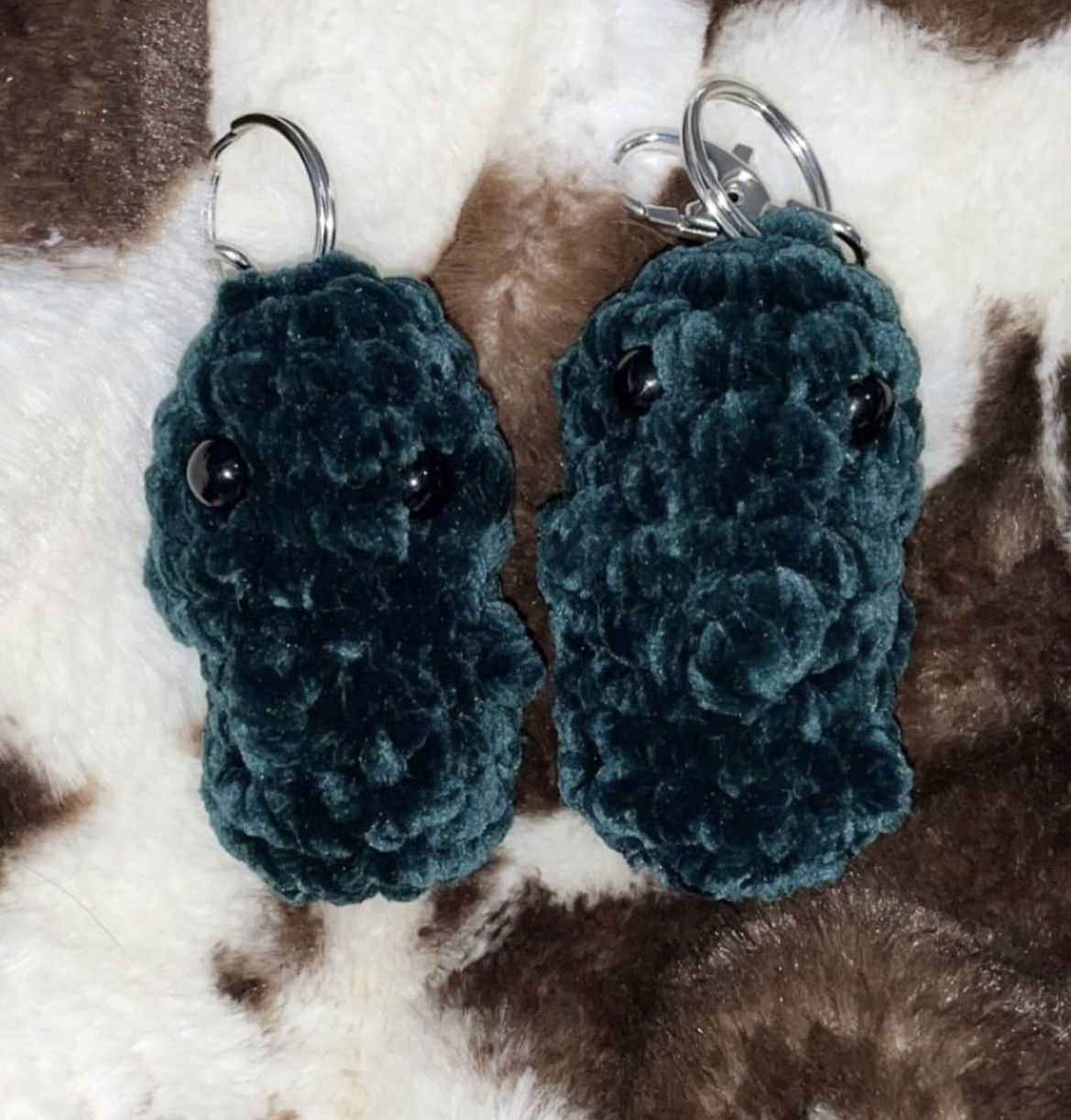 Crochet pickle keychain plush, pickle plush,emotional support pickle