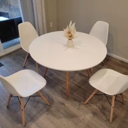 Round White Table(D39.5") and 4 White Chairs