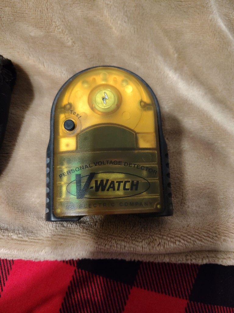 V-WATCH PERSONAL VOLTAGE DETECTOR