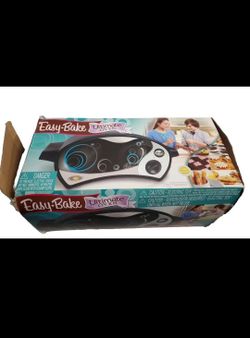 50TH ANNIVERSARY EDITION Easy Bake Ultimate Oven 