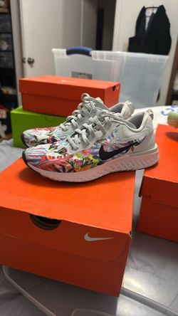 Nike React - Women’s - US SIZE 5