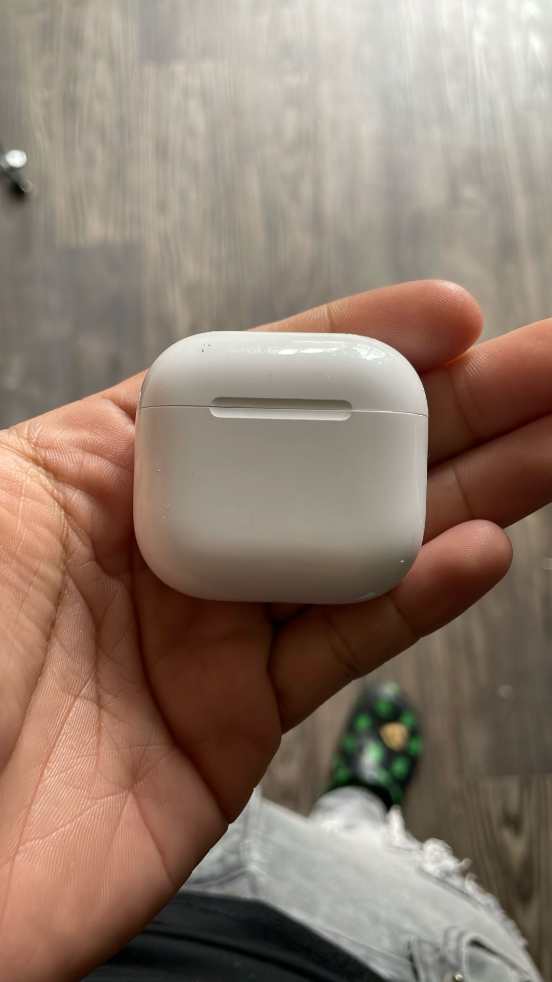 AirPods Case | Missing Earbuds