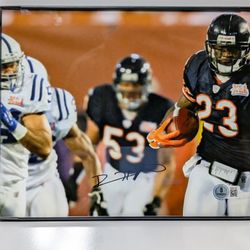 Devin Hester Chicago Bears Autographed 8x10 Photo – Beckett BAS Certified