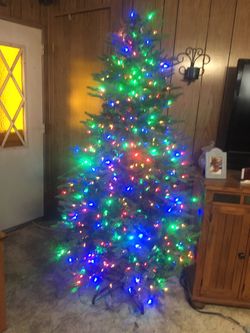 Christmas tree 6 1/2 foot tall slim Spruce Artificial Christmas tree Pre-lit, concolor