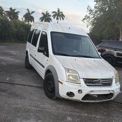 2012 ford transporter