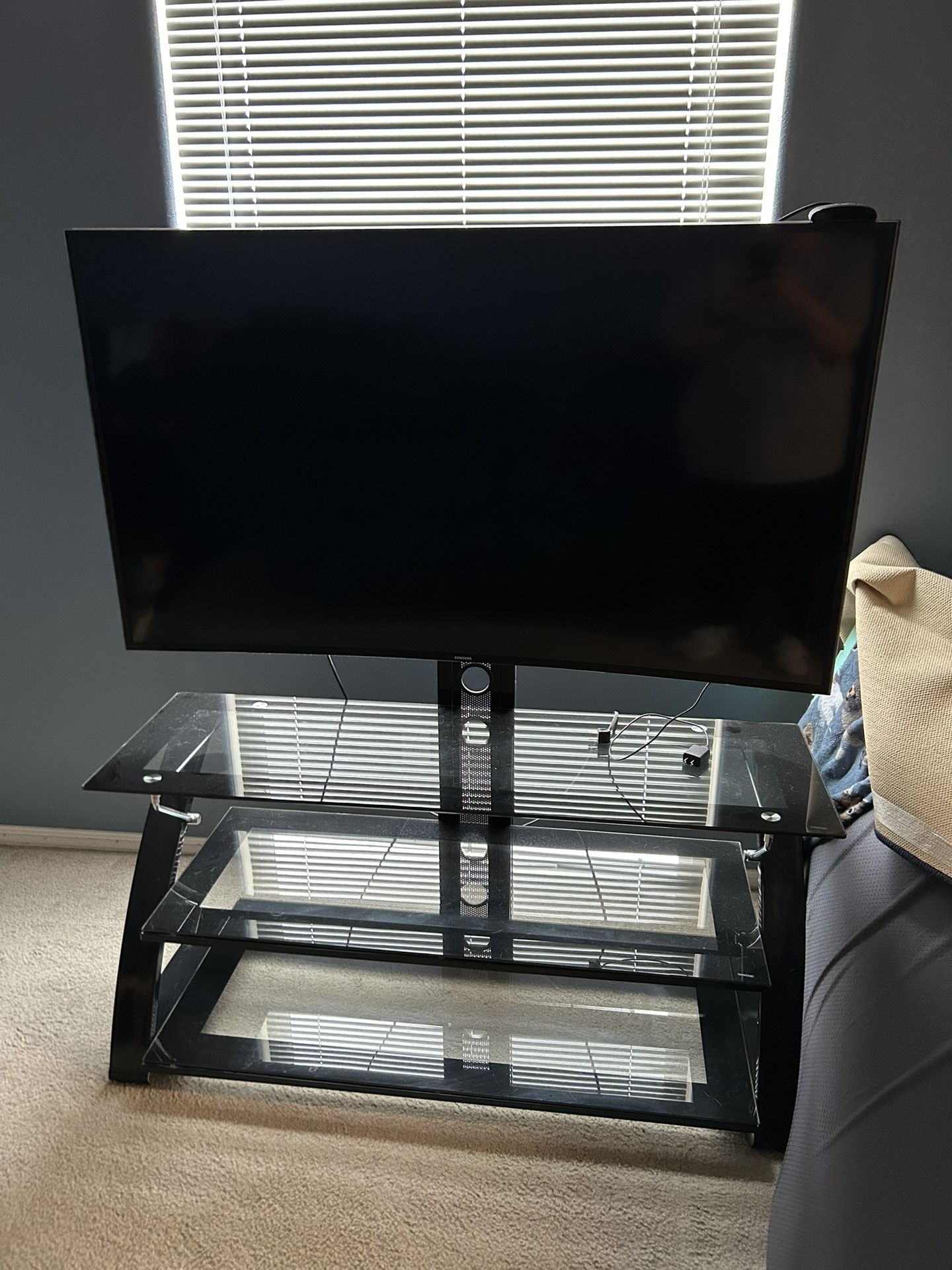 Curved TV