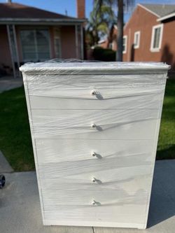 Bella cajonera Blanca  de 5 C.