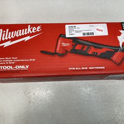 Milwaukee M18 18V Lithium-Ion Cordless Oscillating Multi-Tool (Tool-Only) 