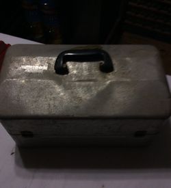 Vintage aluminum tackle box for Sale in Azle, TX - OfferUp