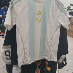 Messi Shirt 11-12 Youth Size New 