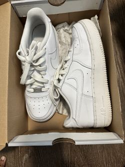 Boys Nike Air Force 1 size 6 all white