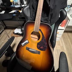Yamaha F335 Acoustic Guitar,