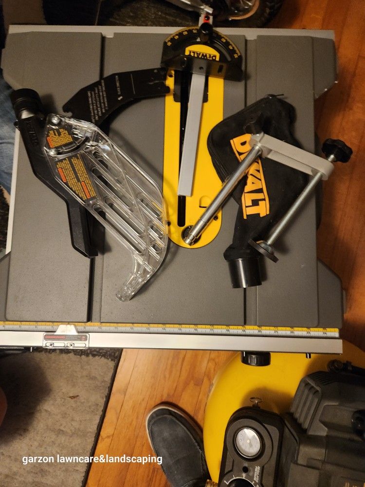 DEWALT Table Saw