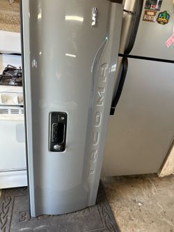 2018. Toyota tacoma tail gate.  Parts.