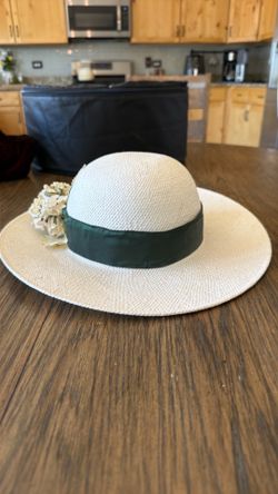 Fine Straw Wide Brim Sun Hat - Forest Green Band & White Floral Bouquet - Like New