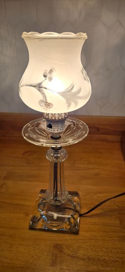 Adorable vintage  boudoir vanity lamp